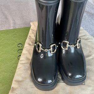 NWT! Gucci ankle rain boots with horsebit bright pink color with soft lining